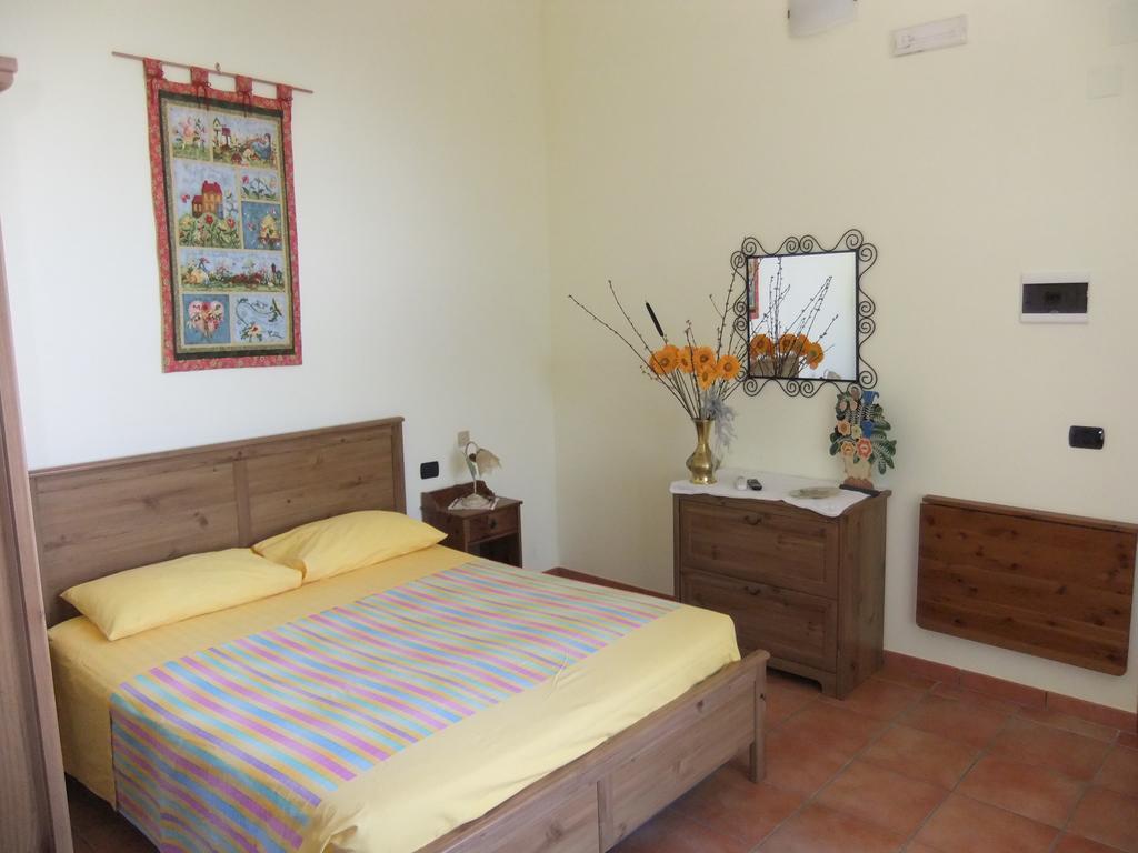 Agriturismo Fiori D'Arancio Palagiano Δωμάτιο φωτογραφία